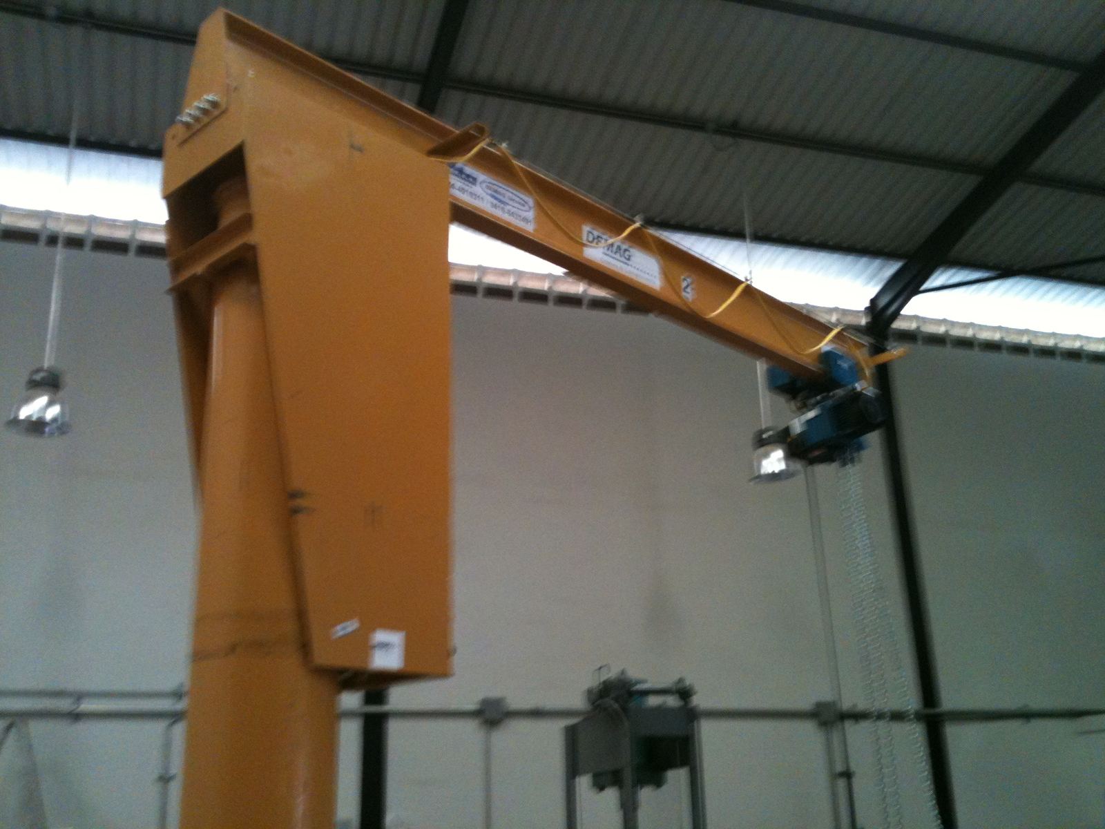 Pluma Pescante Giratoria DEMAG